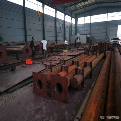 07月13日交通標(biāo)志桿車間生產(chǎn)狀況